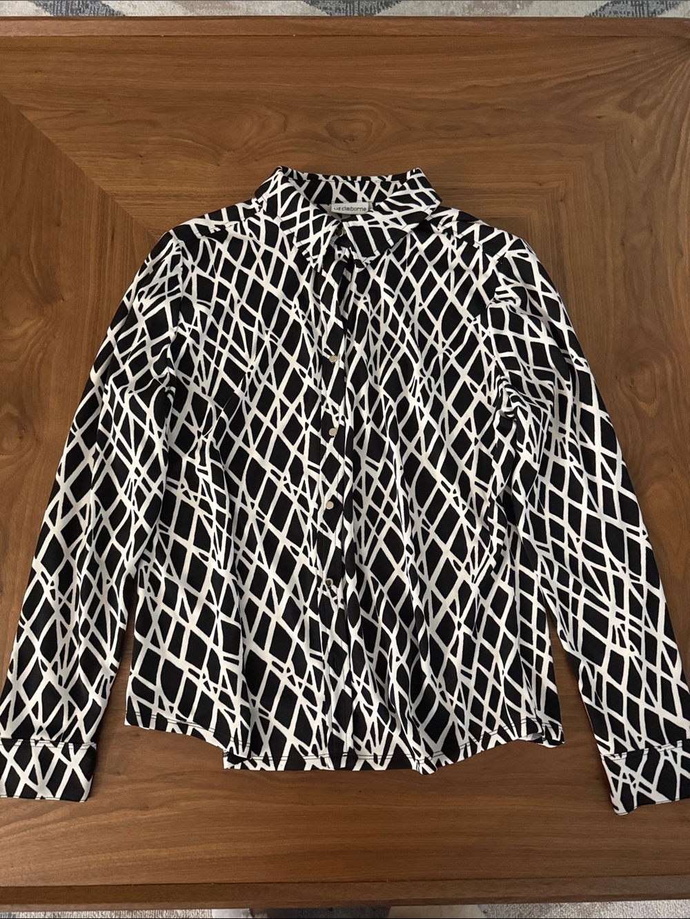 Liz Claiborne Black and White Geometric Button-Down Shirt